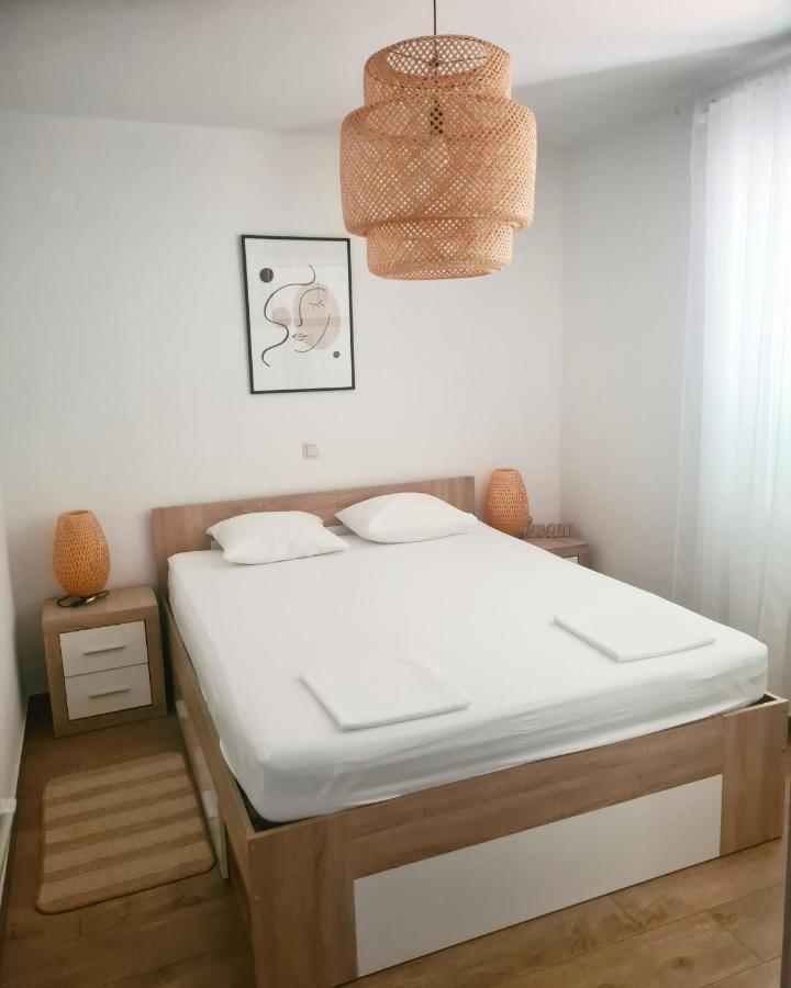 Hello Sunshine - Apartment On The Beach Zubovići Dış mekan fotoğraf